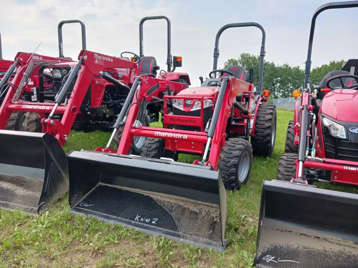 Gallery image 1 for New Mahindra MAX 26XLT Tractor