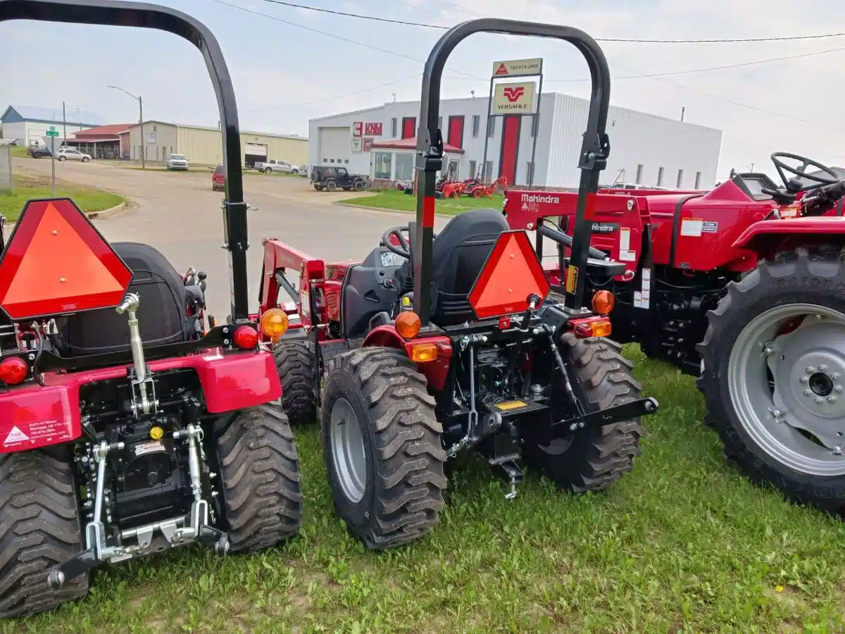 Gallery image 2 for New Mahindra MAX 26XLT Tractor