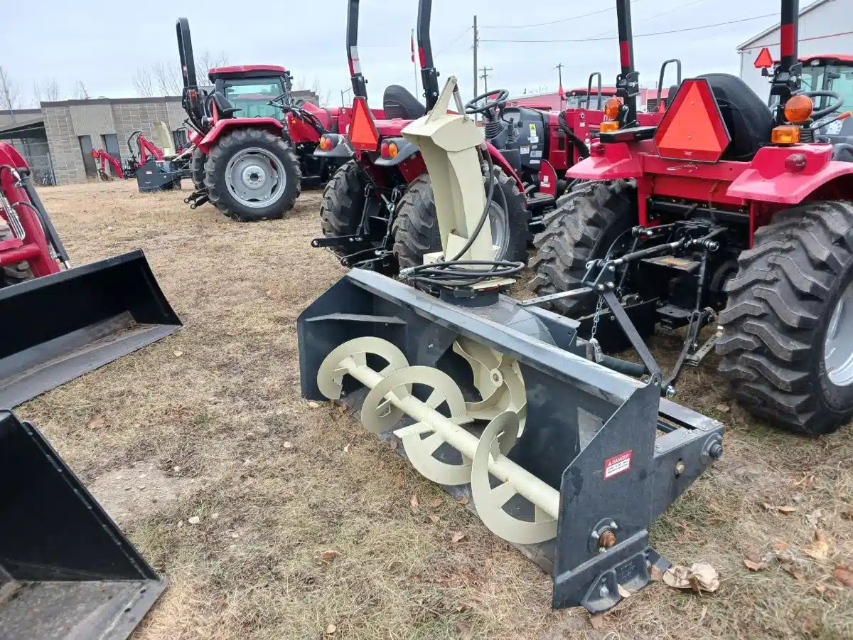 Gallery image 2 for New Farm King Allied 6610 Snow Blower