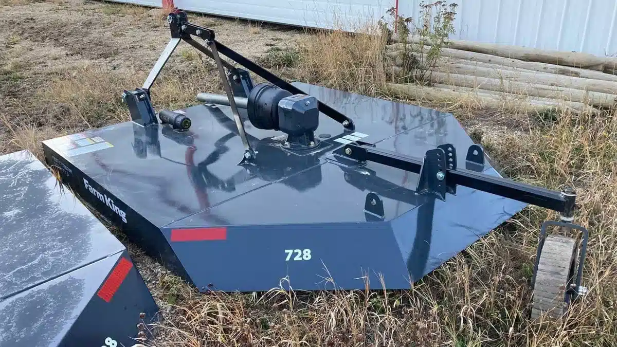 Gallery image 1 for New Buhler Farm King 720 Rotary Cutter