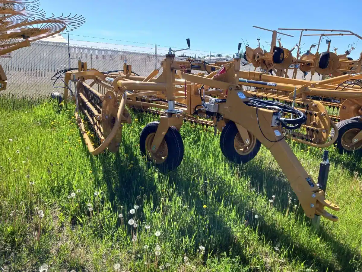 Gallery image 1 for New Vermeer R2300 Tedder Rake