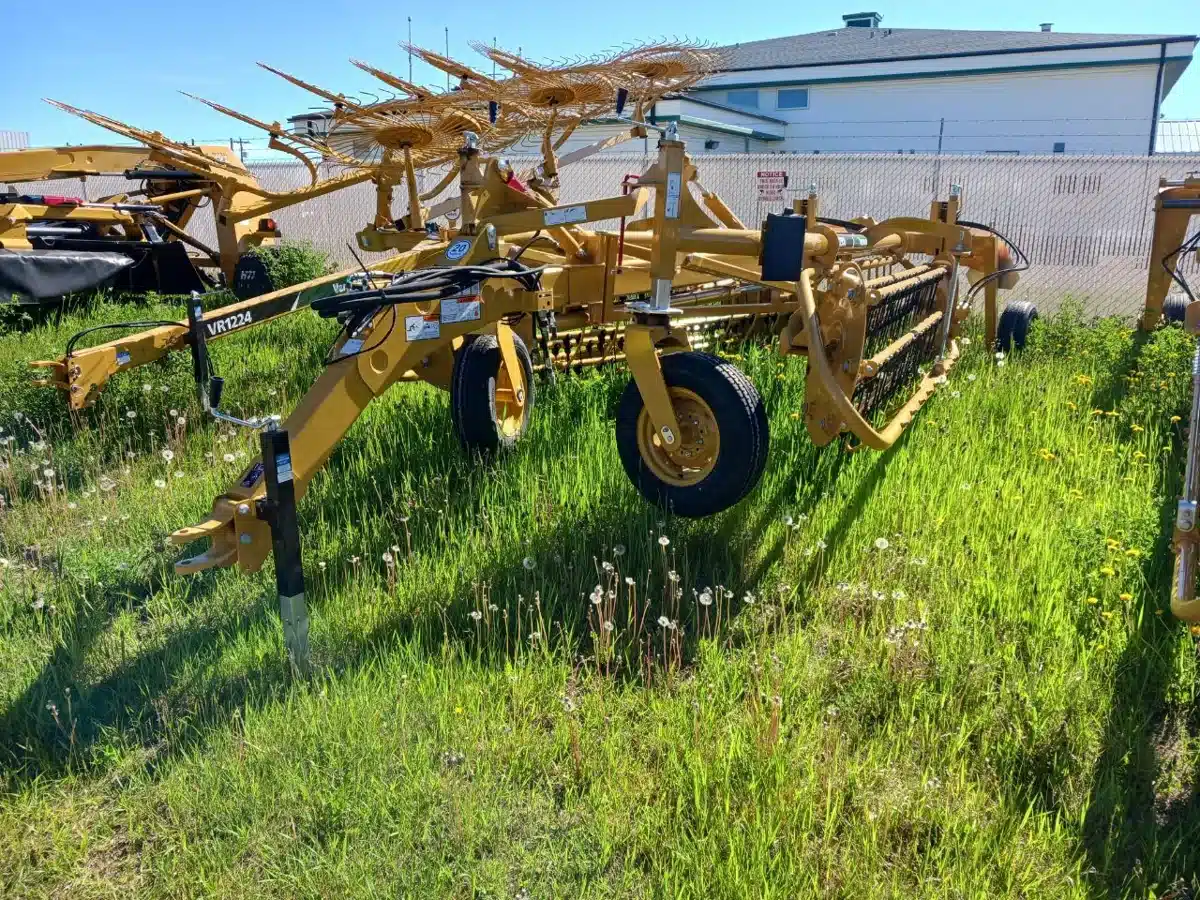 Gallery image 2 for New Vermeer R2300 Tedder Rake