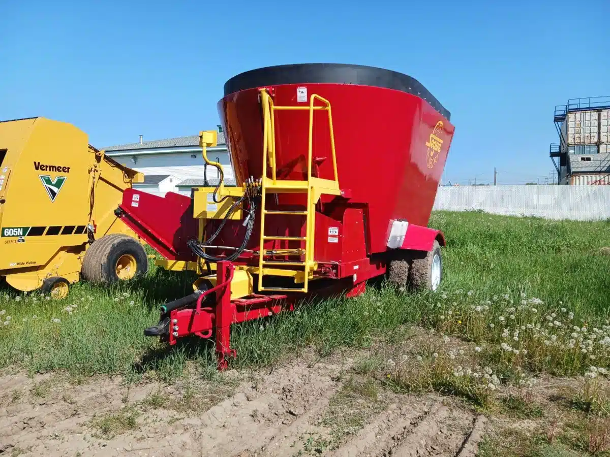 Gallery image 2 for New Supreme Segue 9T Feed Wagon