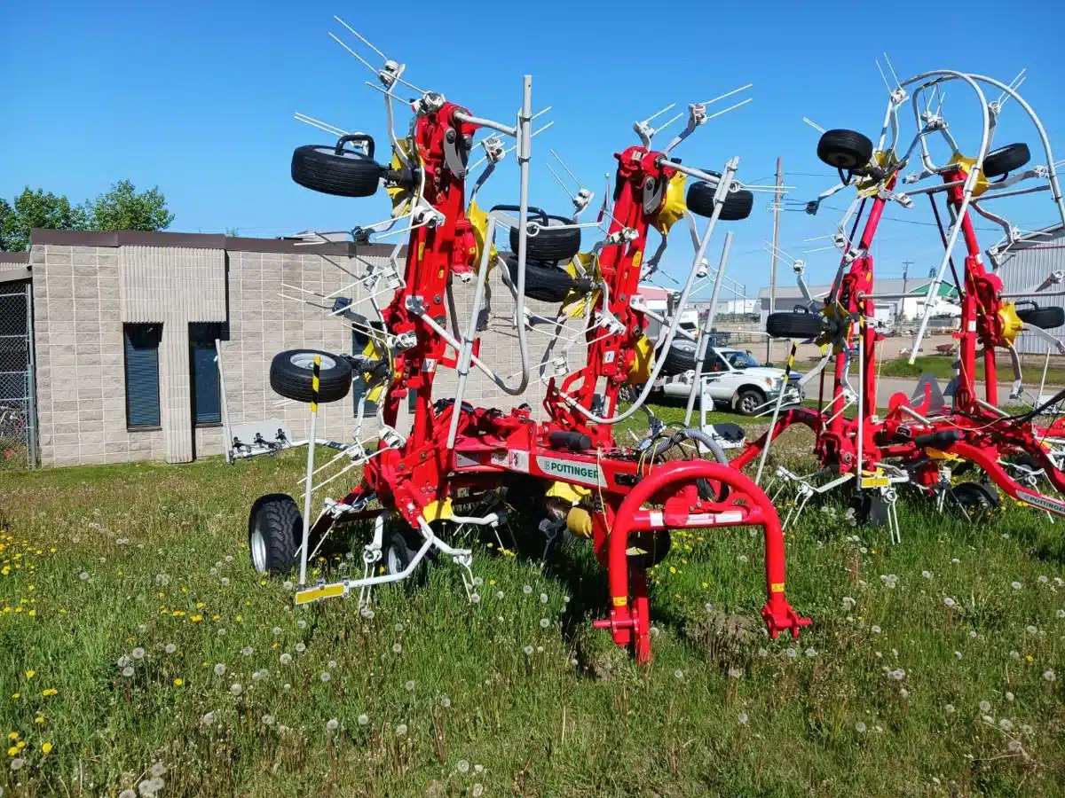Gallery image 1 for New Pottinger HIT8.91T Tedder Rake