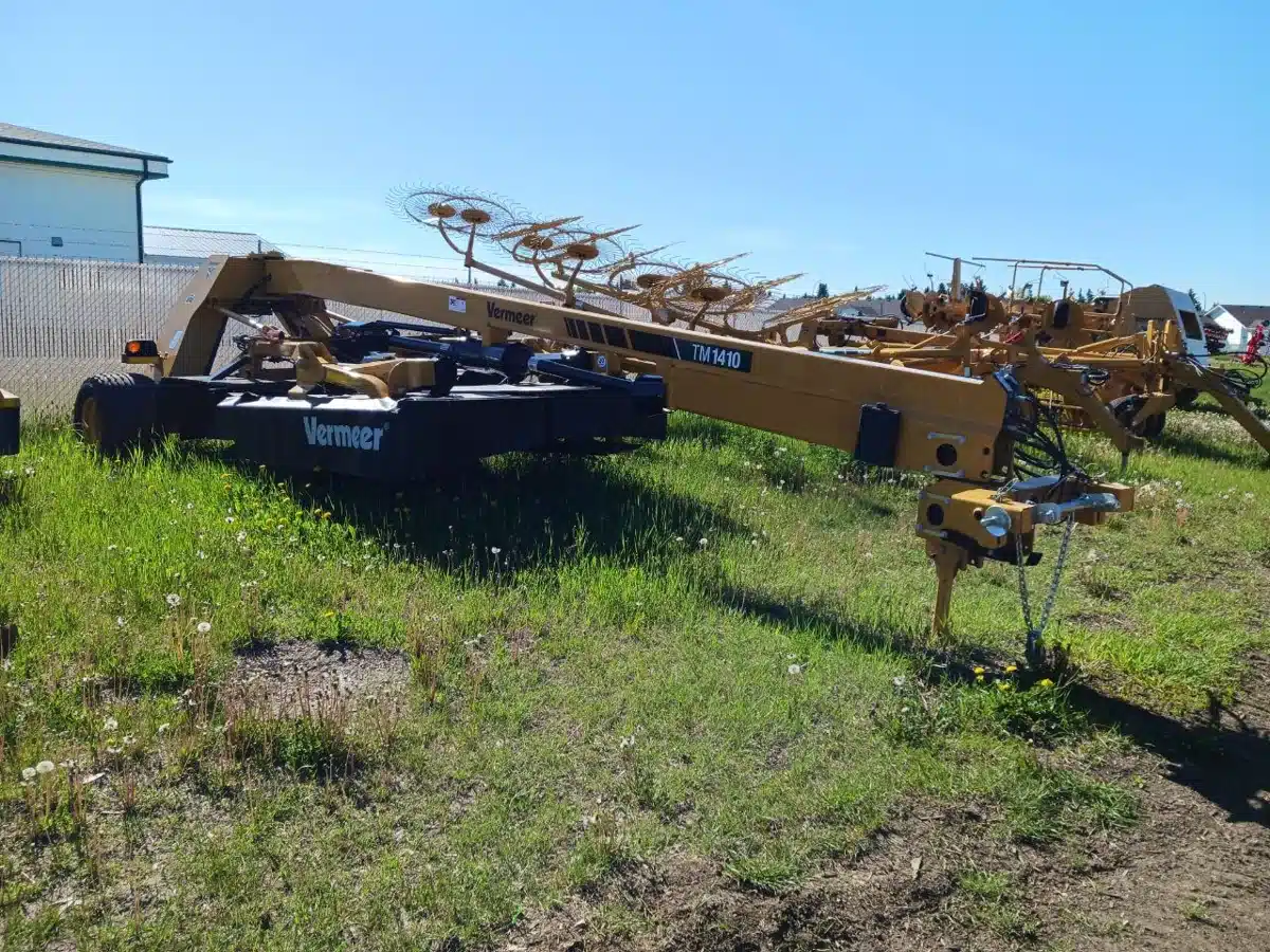 Gallery image 1 for New Vermeer TM1410 Mower Conditioner