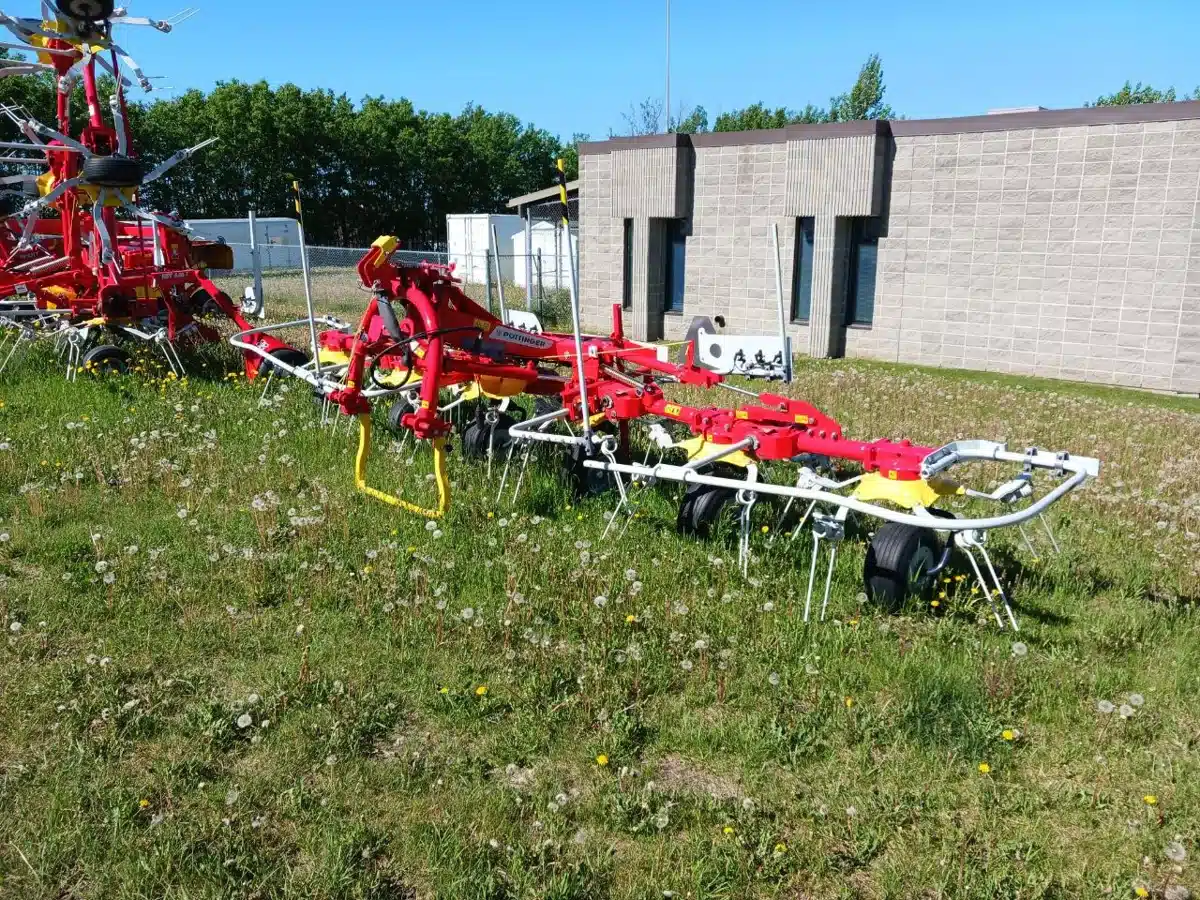 Gallery image 2 for New Pottinger HIT6.61 Tedder Rake