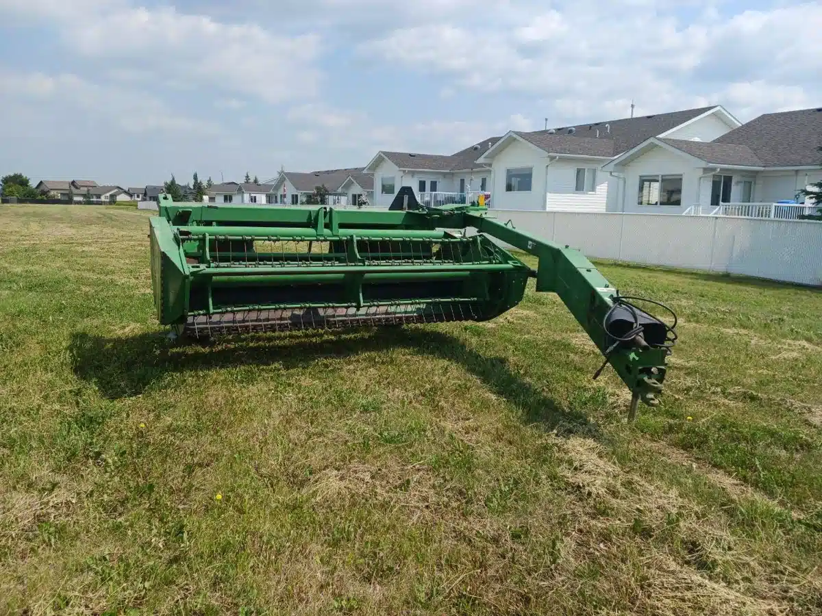 Gallery image 1 for Used John Deere 820 Mower Conditioner