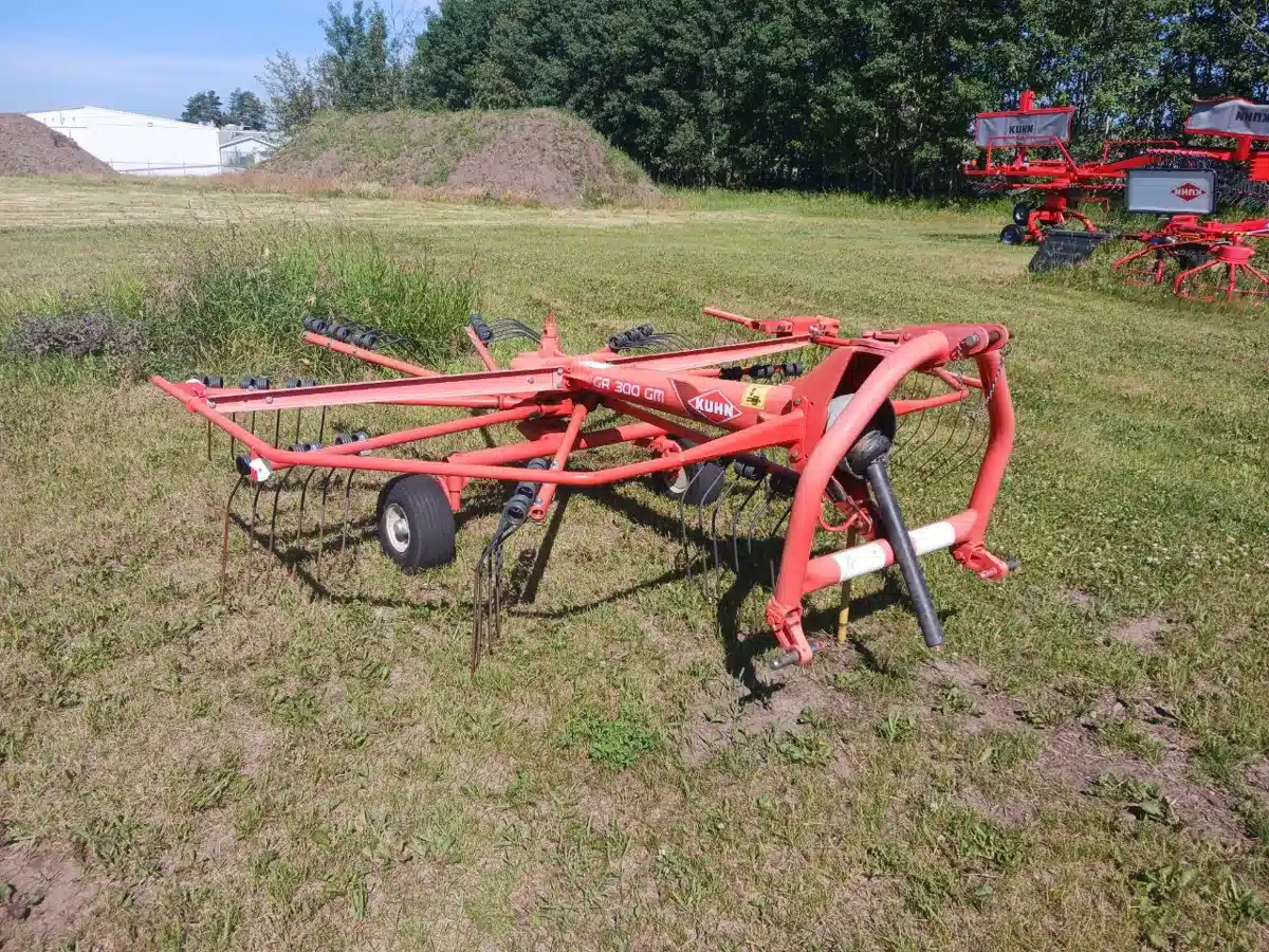 Gallery image 1 for Used Kuhn GA 300 GM Rake