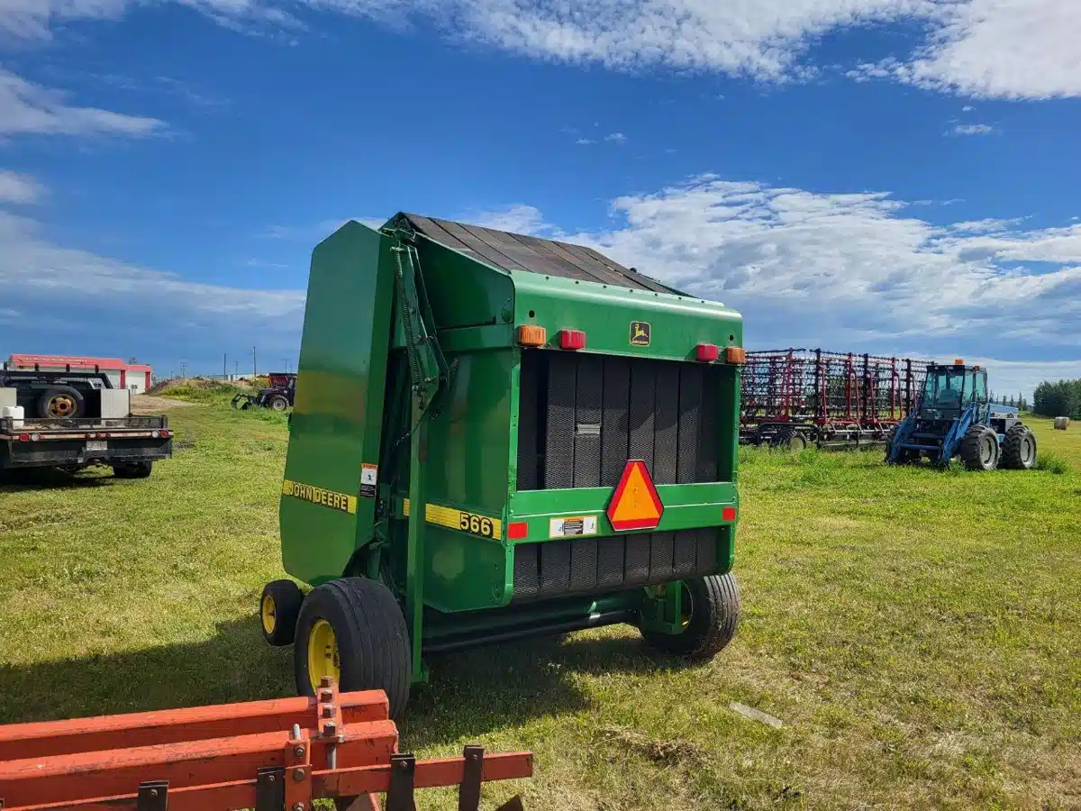 Gallery image 2 for Used 1996 John Deere 566 Round Baler