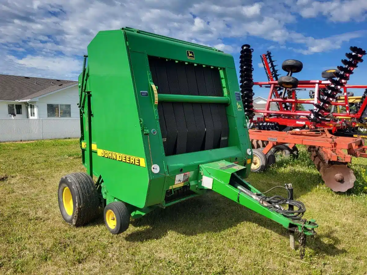 Gallery image 1 for Used 1996 John Deere 566 Round Baler