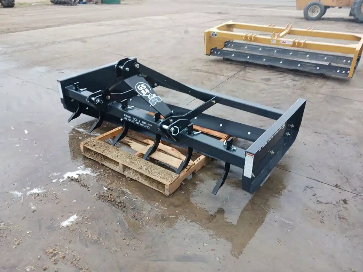 New Buhler Farm King 84 Scraper