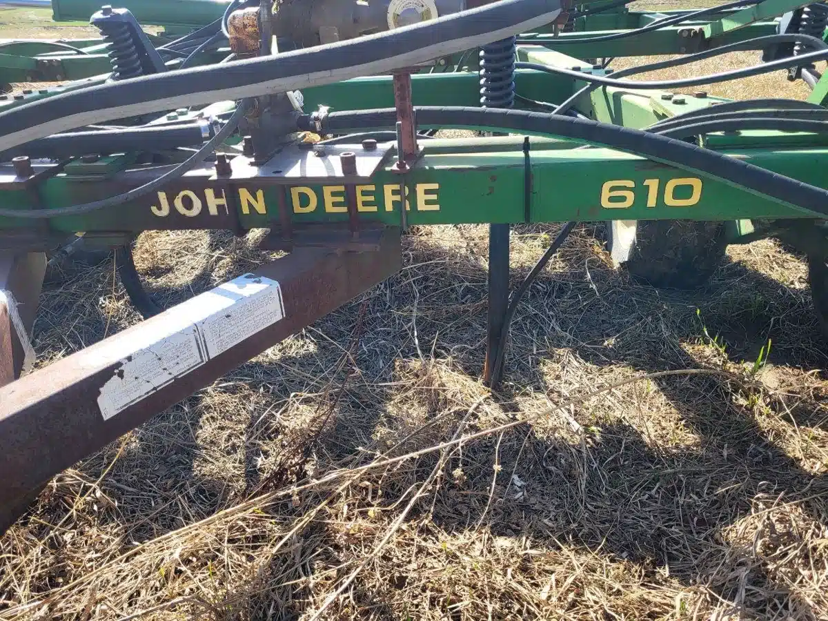 Gallery image 2 for John Deere 610 Cultivator