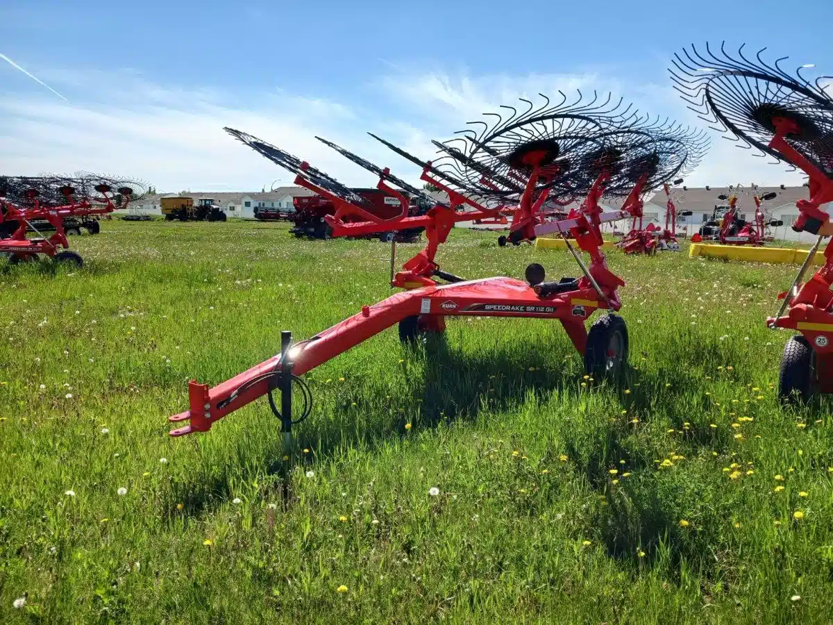 Photo de la Galerie 1 pour Kuhn 12 wheel rake râteau