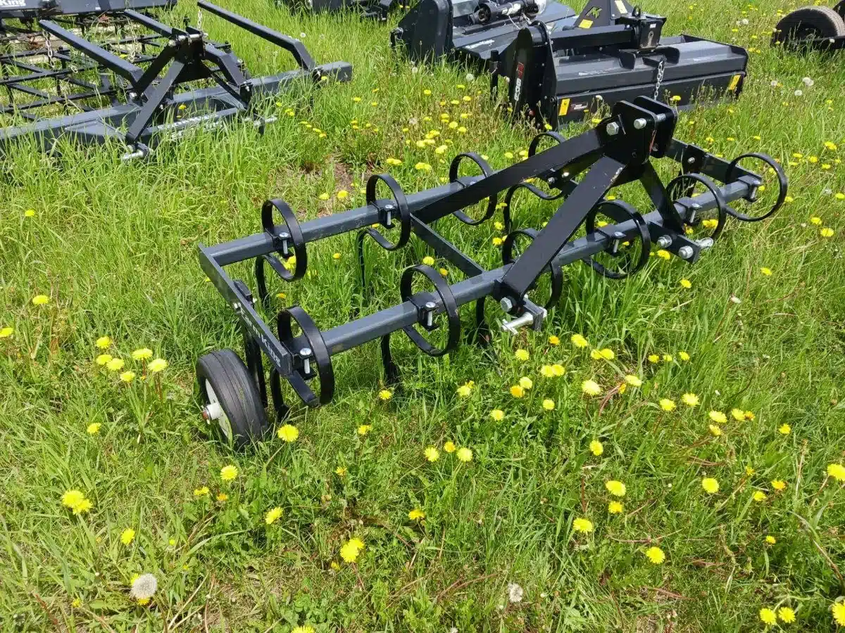 Gallery image 1 for Farm King Y72FCC Landscape Rake