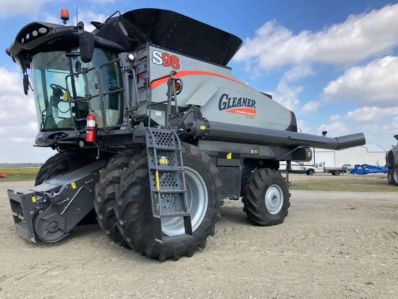 Gallery image 1 for New 2023 Gleaner S98 Combine