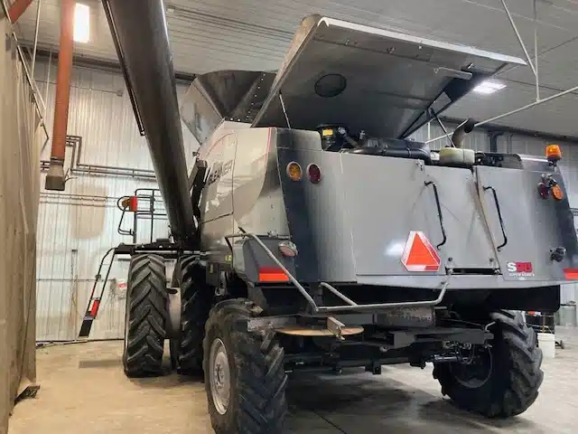 Gallery image 2 for Used 2021 Gleaner S98 Combine