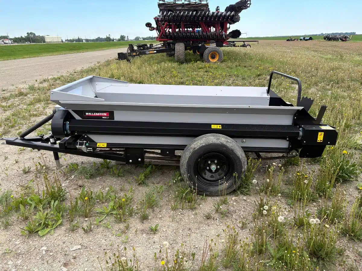 Gallery image 2 for 2024 Wallenstein MX80P Manure Spreader