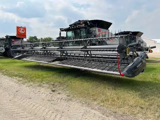 Gallery image 1 for 2024 Gleaner GL9340 Header - Flex Draper