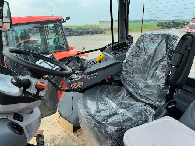 Gallery image 2 for New 2023 Kubota M7-154P-PS Tractor