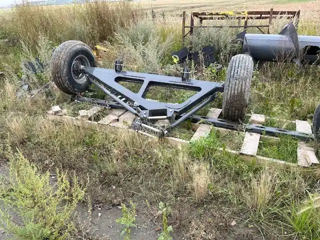 Gallery image 2 for 2024 Gleaner 9000 Header Cart