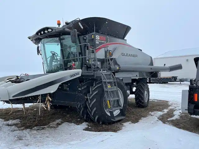Used 2019 Gleaner S98 Combine
