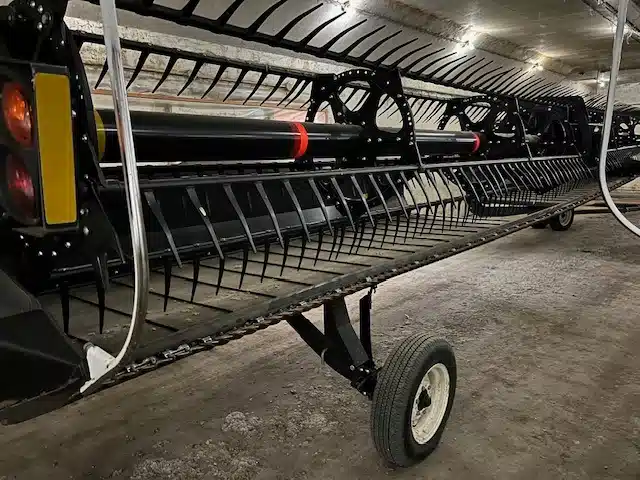 Gallery image 2 for 2021 MacDon M1240 Windrower