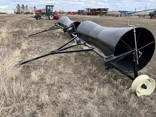 Photo de la Galerie 1 pour 2023 Farm King 10 FT Rouleau d'andainage