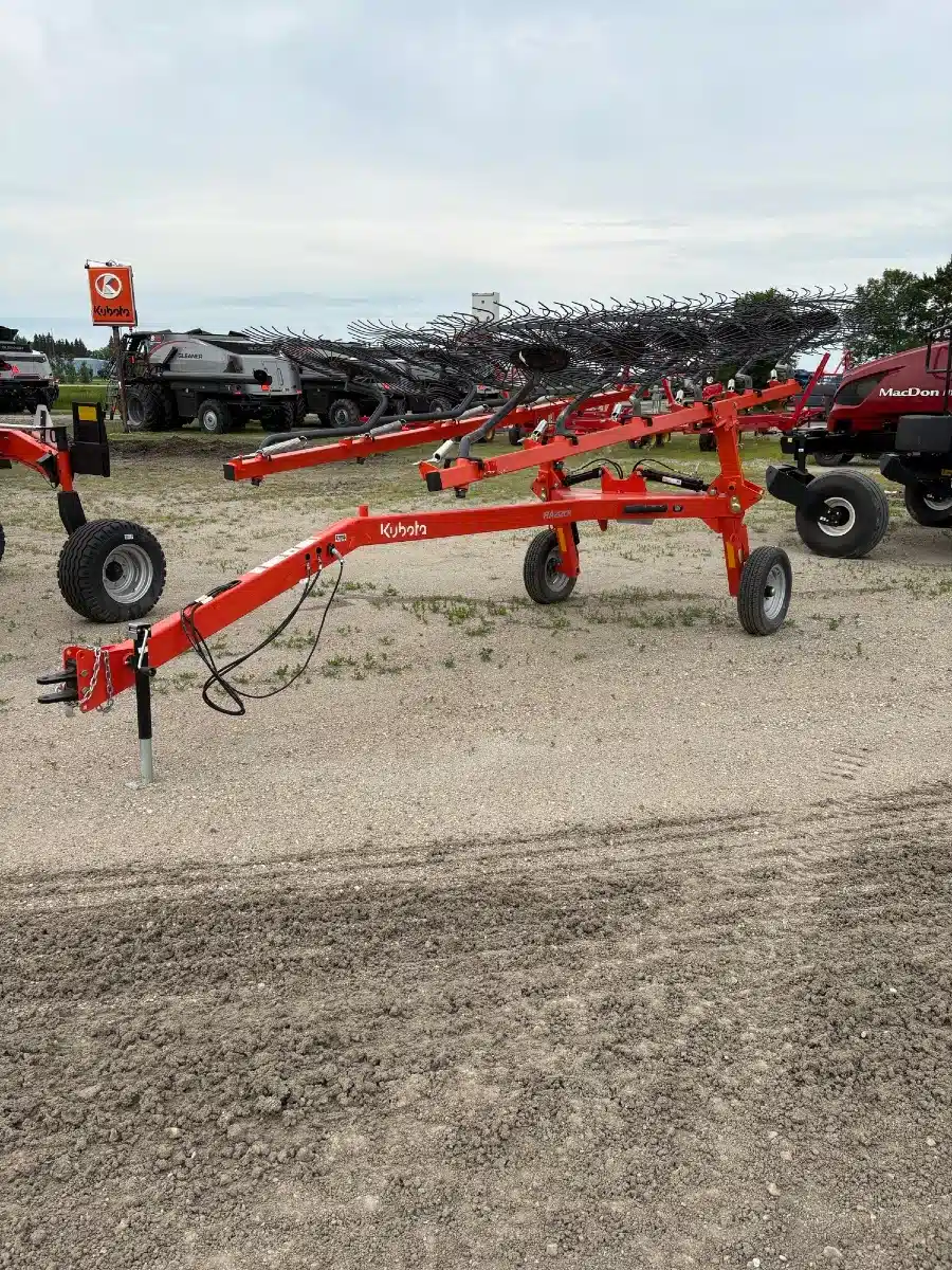 Photo de la Galerie 1 pour 2026 Kubota RA212CR râteau