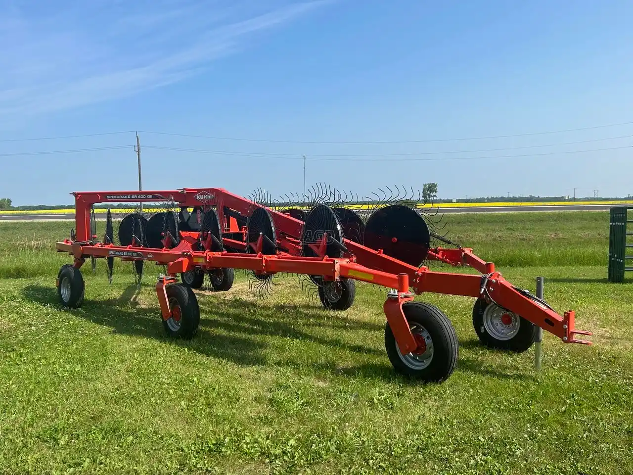 Gallery image 1 for New Kuhn SR 600 GII Rake