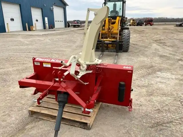 Gallery image 2 for New Farm King 660 Snow Blower