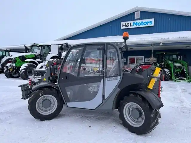 Gallery image 2 for New Weidemann T5522 TeleHandler