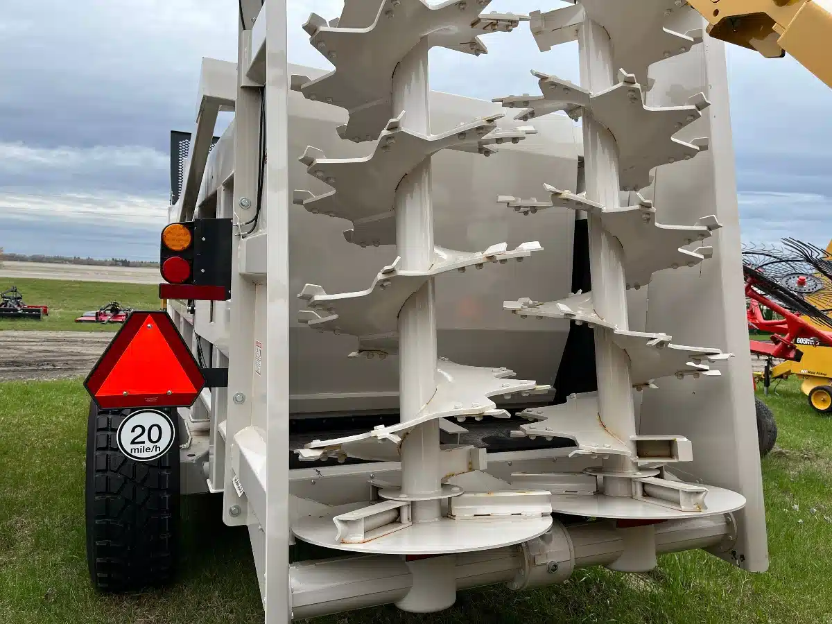 Gallery image 2 for New 2024 Kuhn Knight Propush HP 160 Manure Spreader