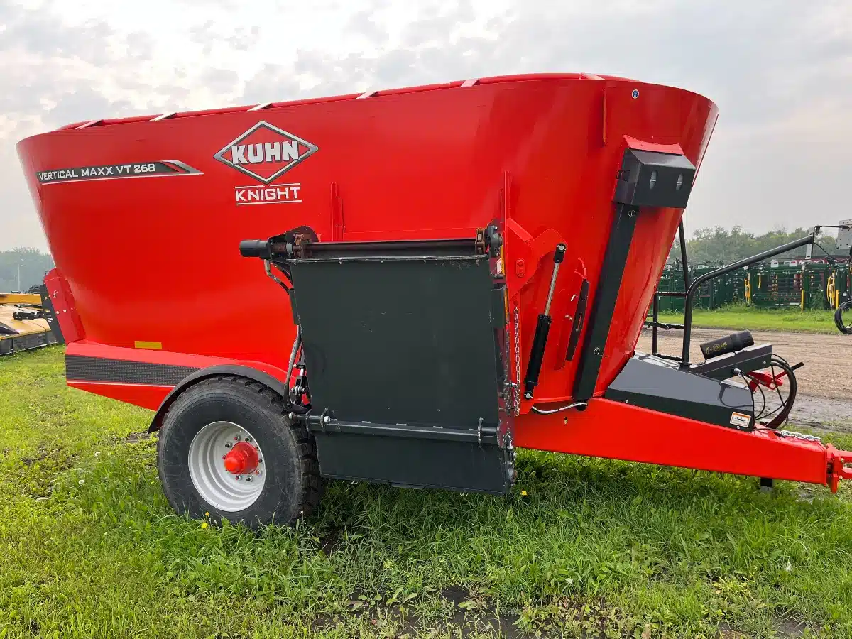 New 2024 Kuhn Knight VT 268 TMR Mixer