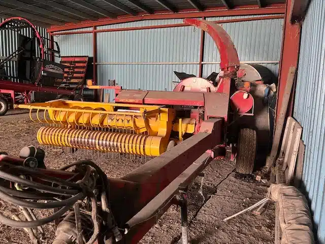 Gallery image 1 for Used 2005 New Holland FP230 Forage Harvester