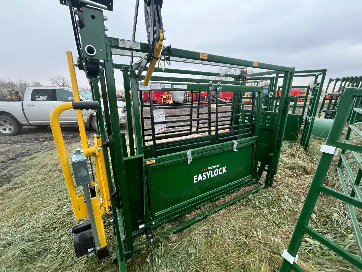 Gallery image 2 for New 2024 Arrowquip 33 Series Cattle Squeeze