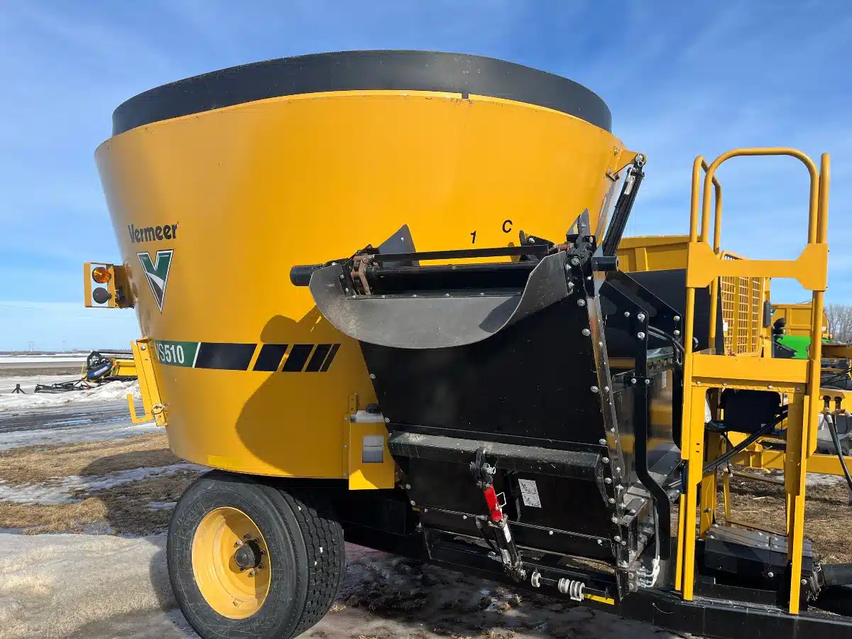 Gallery image 1 for Used 2022 Vermeer VS510 TMR Mixer