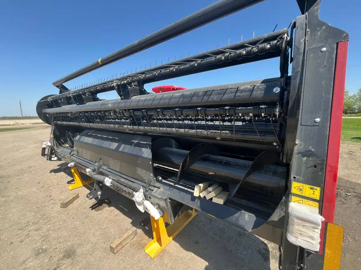 Gallery image 2 for New 2025 MacDon A40-D Header - Auger