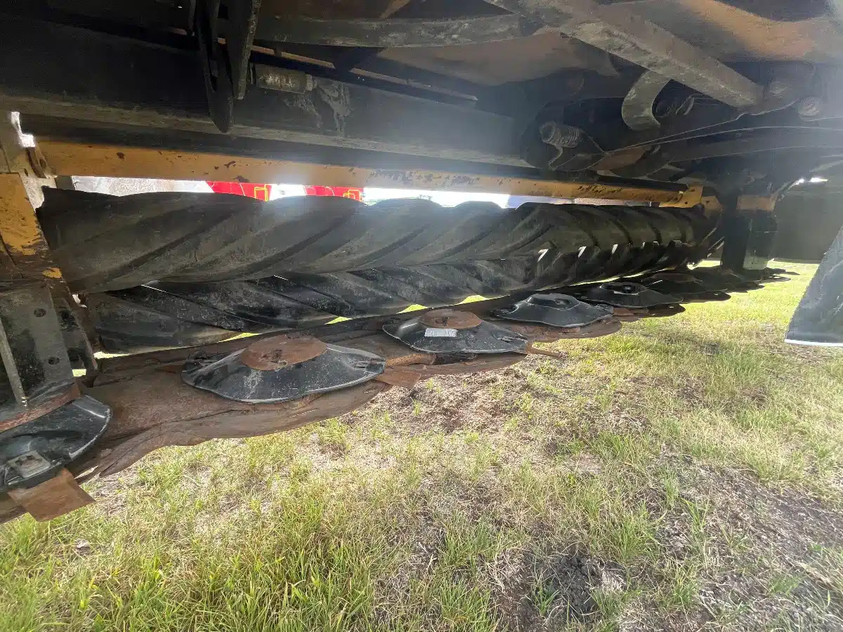 Gallery image 2 for Used 2019 Vermeer MC3700 Disc Mower Conditioner
