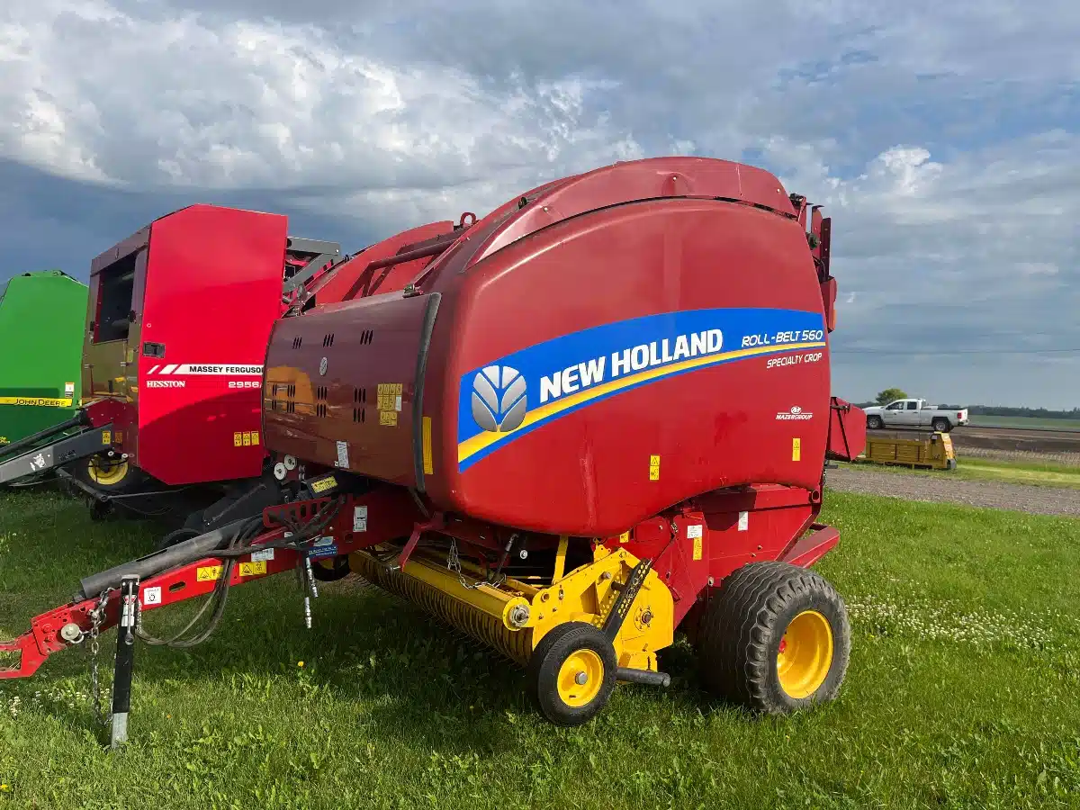 Gallery image 1 for Used 2017 New Holland ROLL-BELT 560 Round Baler