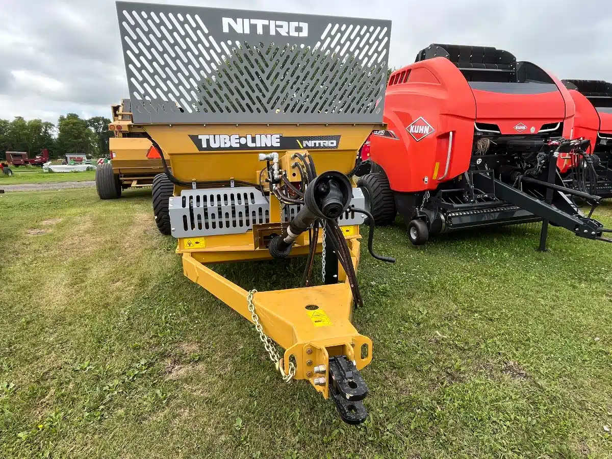 Gallery image 2 for New 2025 Tubeline Manufacturing Ltd Nitro 440 LS Manure Spreader