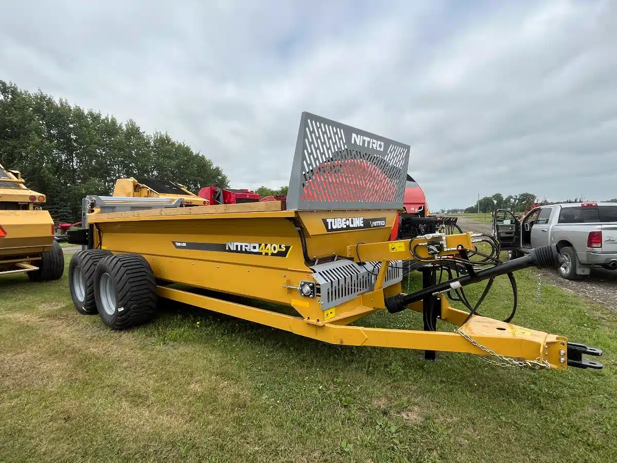 Gallery image 1 for New 2025 Tubeline Manufacturing Ltd Nitro 440 LS Manure Spreader