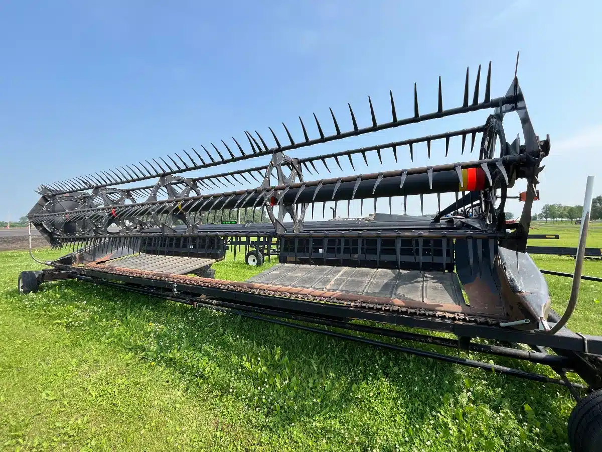 Gallery image 1 for Used 2011 MacDon D60 Header - Draper
