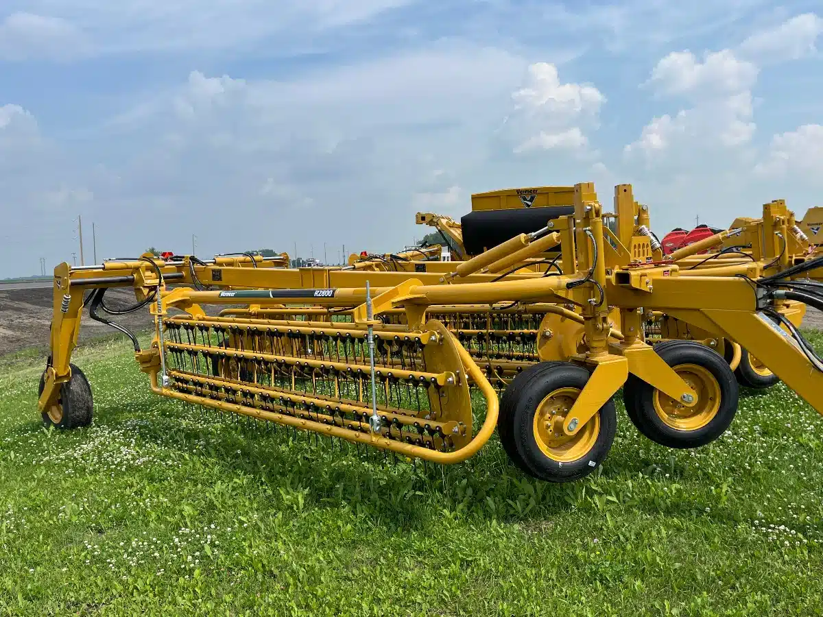 Gallery image 1 for New 2025 Vermeer R2800 Rake