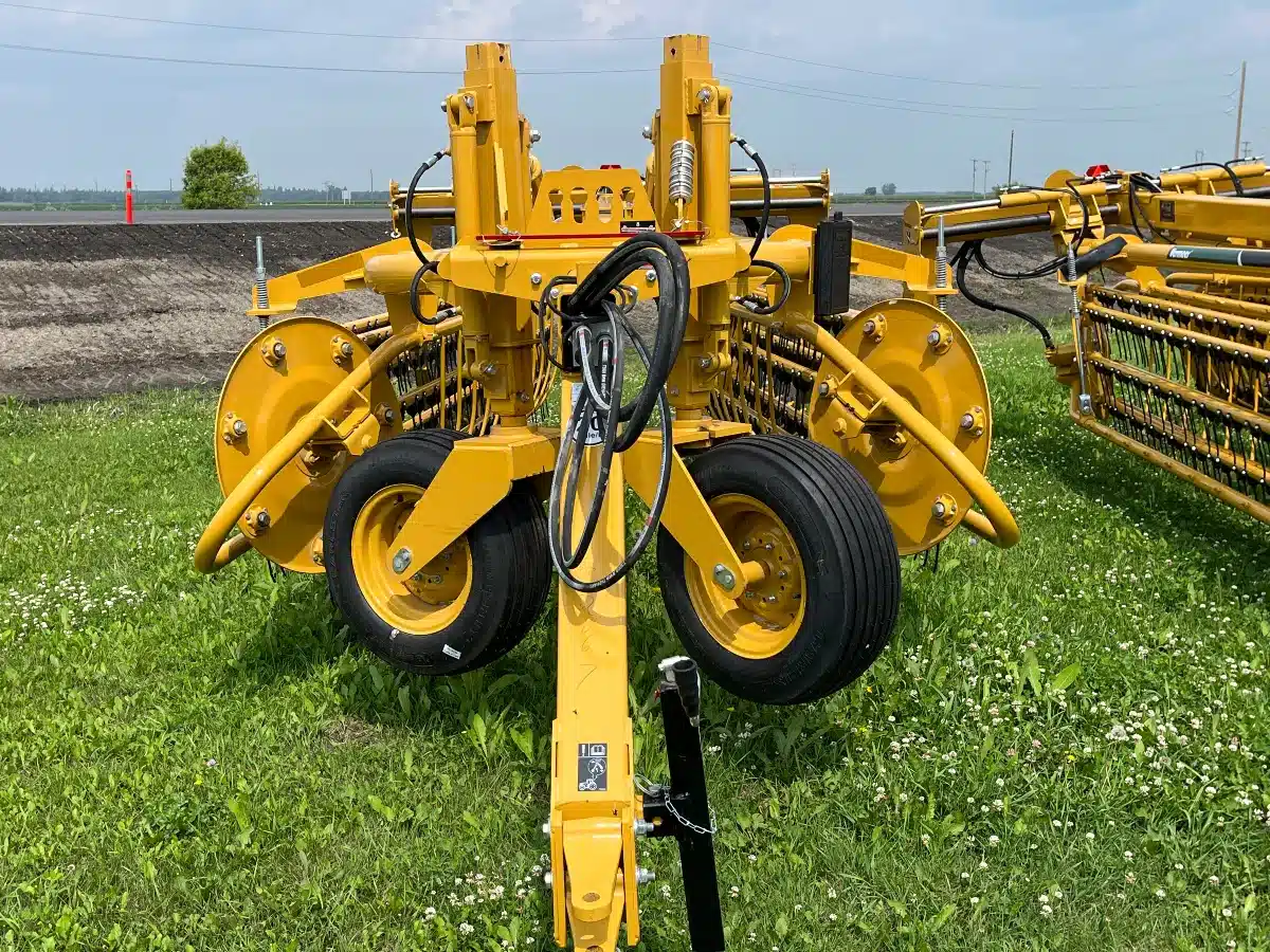 Gallery image 2 for New 2025 Vermeer R2800 Rake