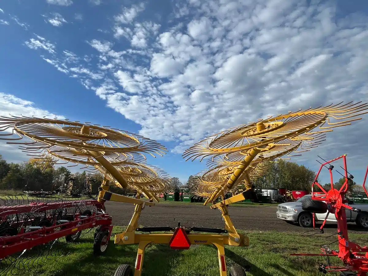 Gallery image 2 for Used 2018 Vermeer VR1224 Rake