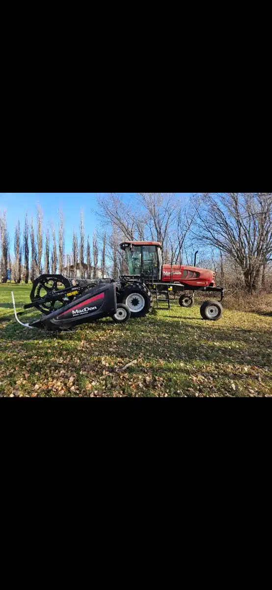 Gallery image 2 for 2014 MacDon M155 Windrower