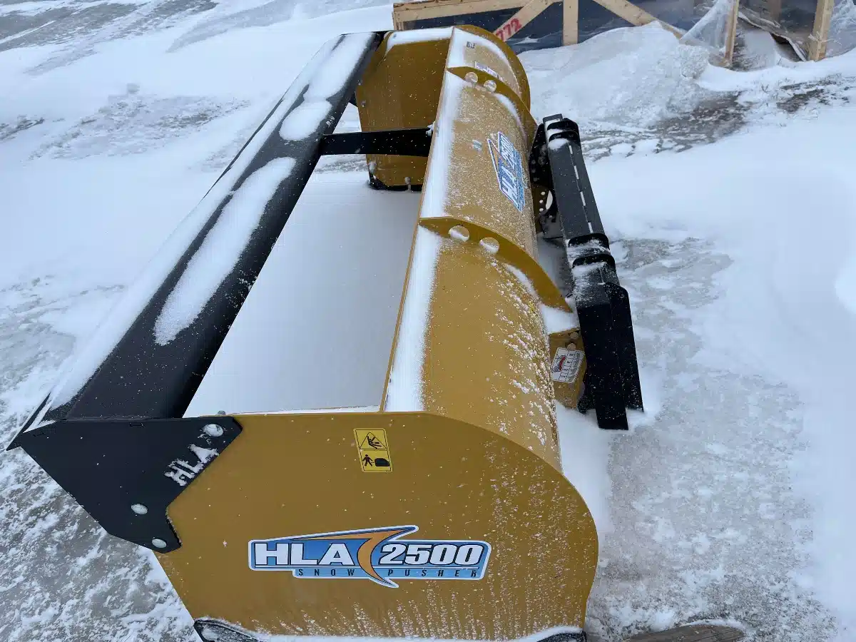 Gallery image 1 for 2026 HLA Snow 2500 Snow Blade
