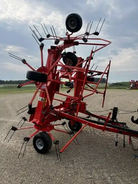Photo de la Galerie 1 pour 2017 Kuhn GF 8702 THA râteau