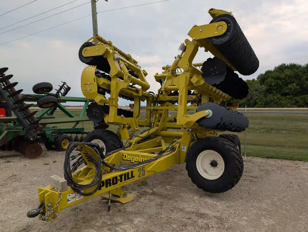 Gallery image 2 for Degelman PROTILL 25 Vertical Tillage