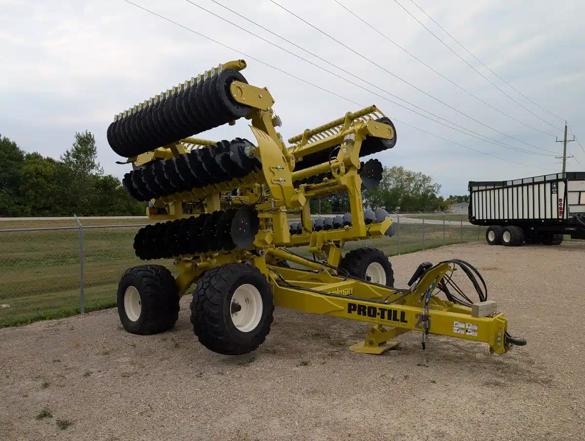 Gallery image 1 for Degelman PROTILL 25 Vertical Tillage